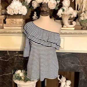 NWT RO & DE one shoulder ruffled knit top